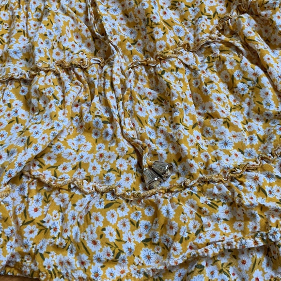 Yellow flowy skirt - Picture 3 of 4